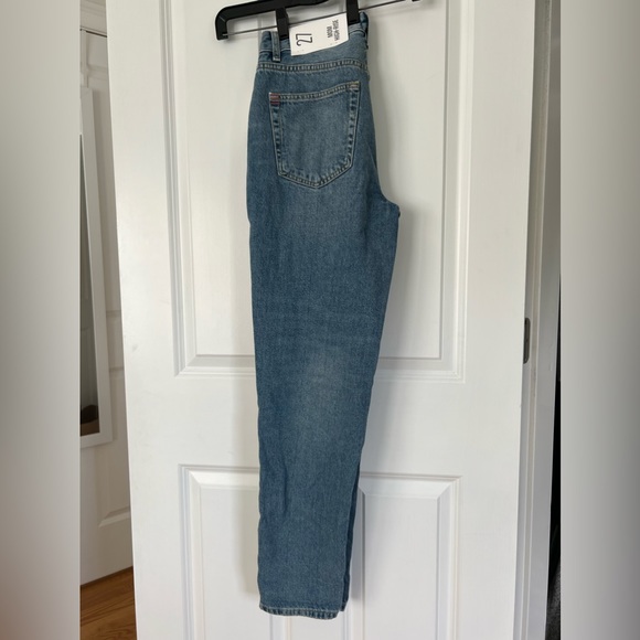 UO BDG High-waisted Mom Jeans - Picture 2 of 3